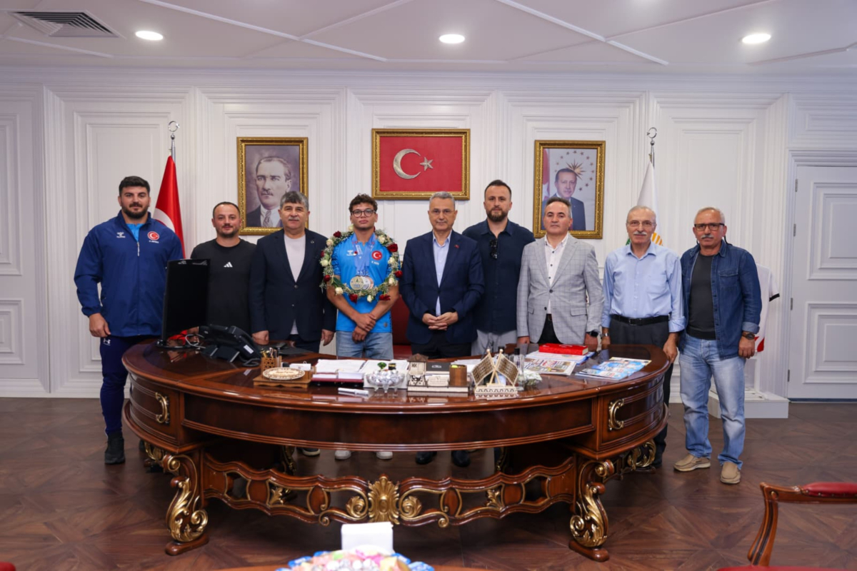 İlkadımlı güreşçiden tarihi başarı