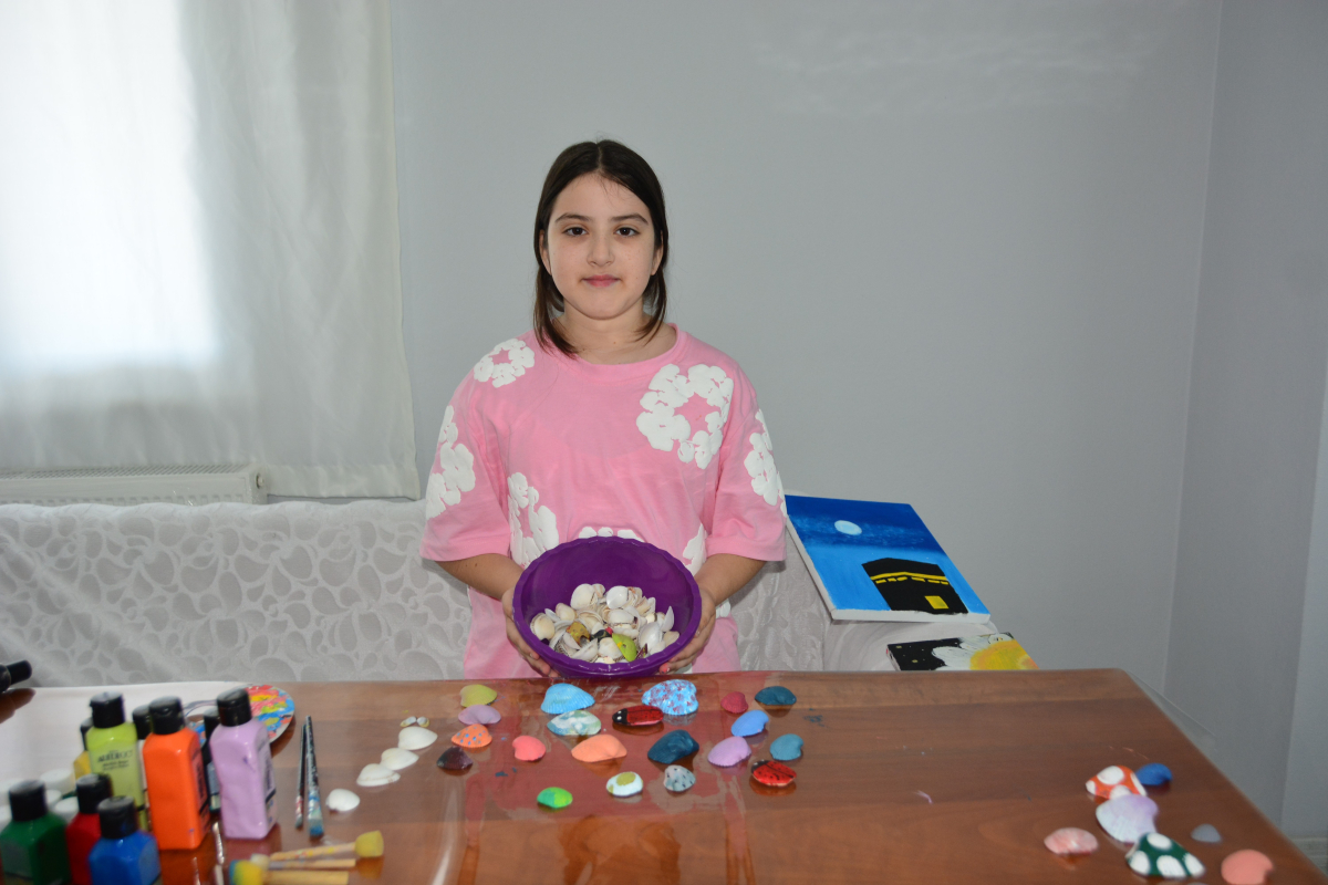 Samsunlu Elif Zehra deniz kabuklarını sanata dönüştürüyor