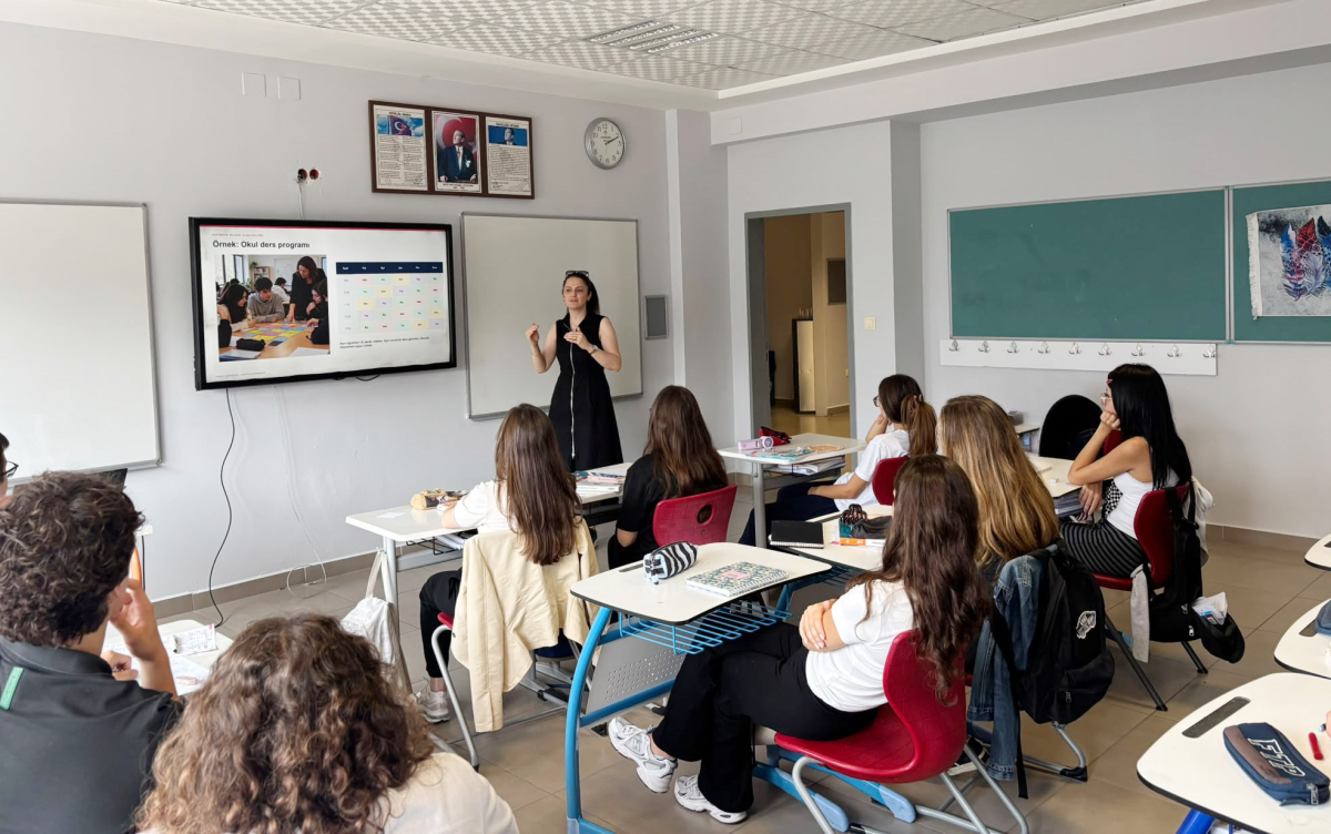 Samsun’da 30 akademisyen 30 lisede öğrencilerle buluştu