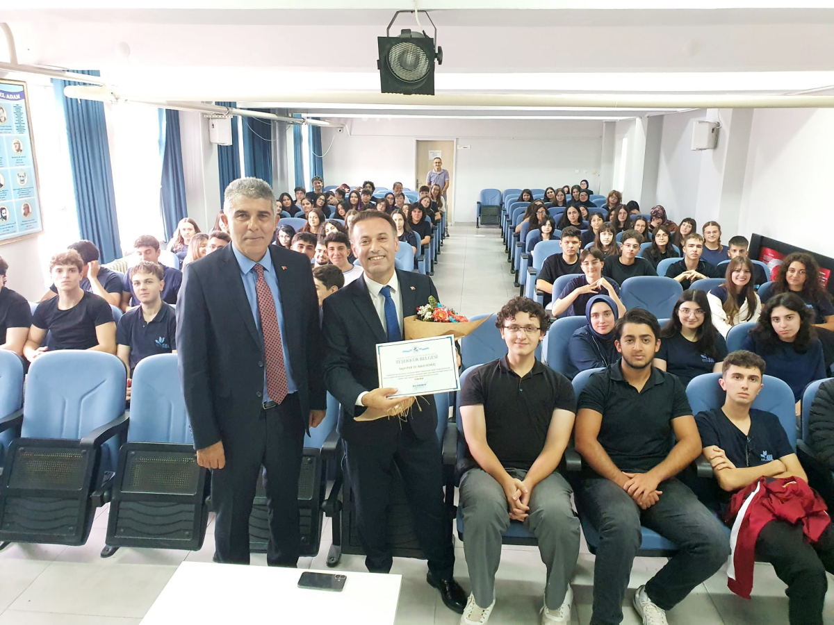 Samsun’da 30 akademisyen 30 lisede öğrencilerle buluştu