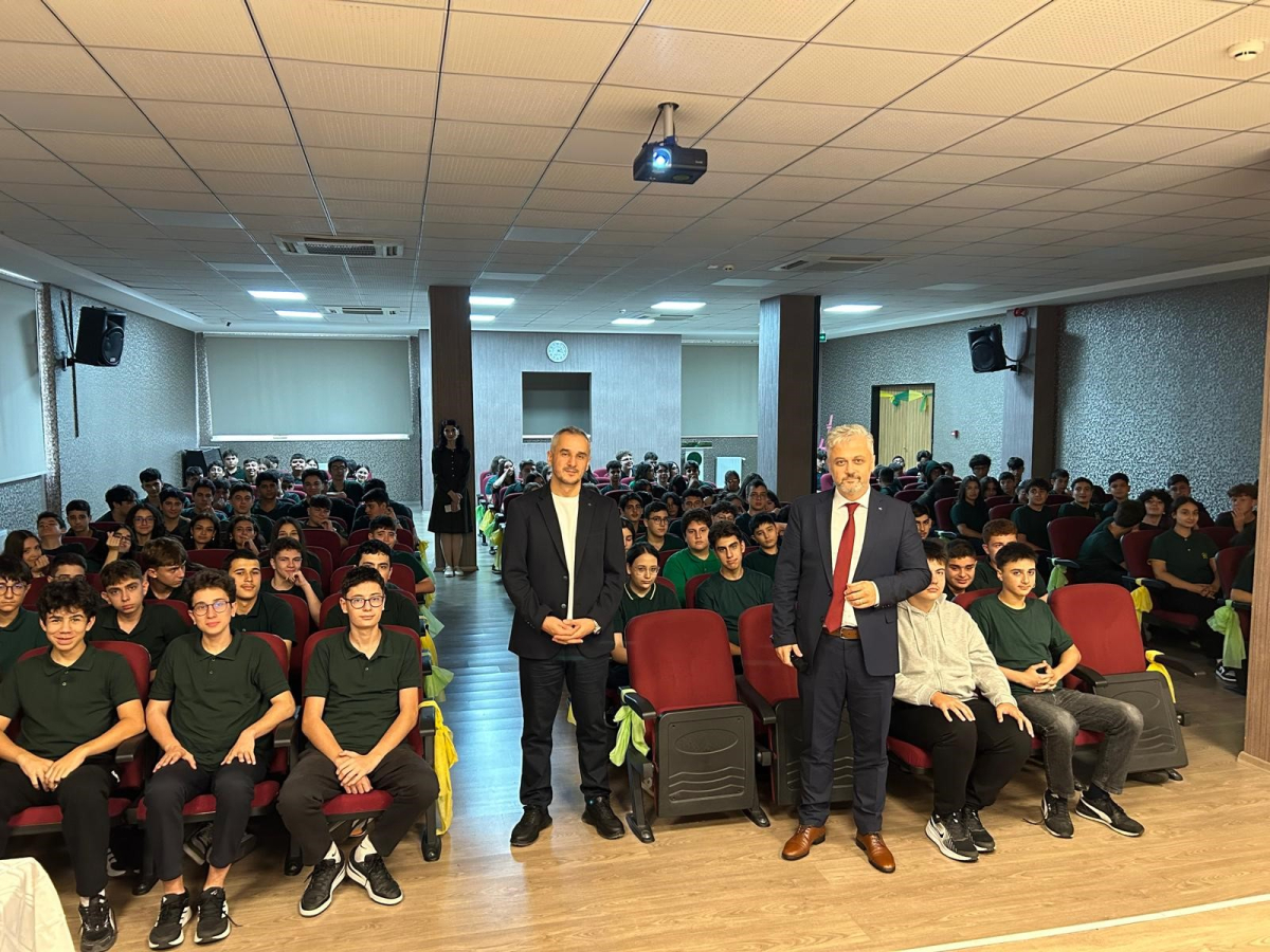 Samsun’da 30 akademisyen 30 lisede öğrencilerle buluştu