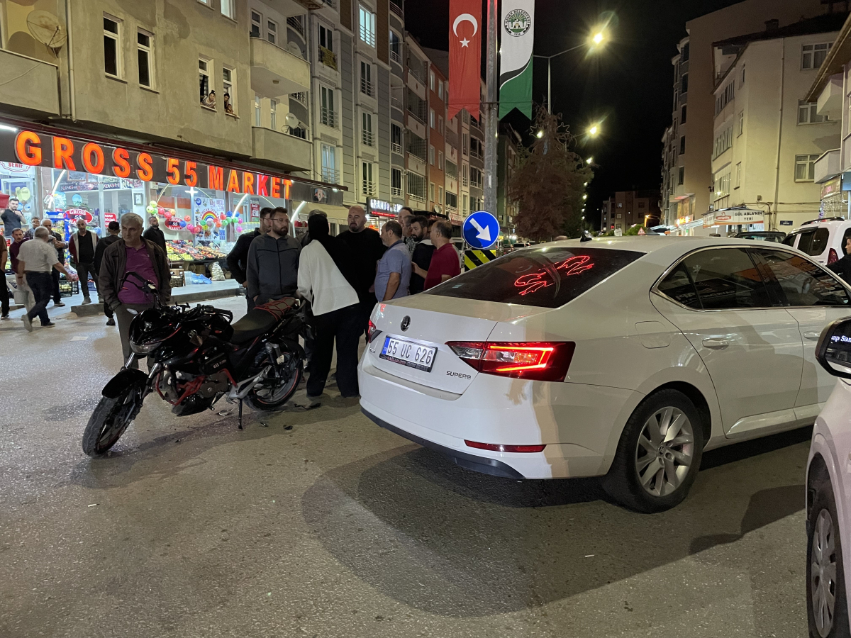 Kavak’ta motosiklet ile otomobil çarpıştı: 1 yaralı