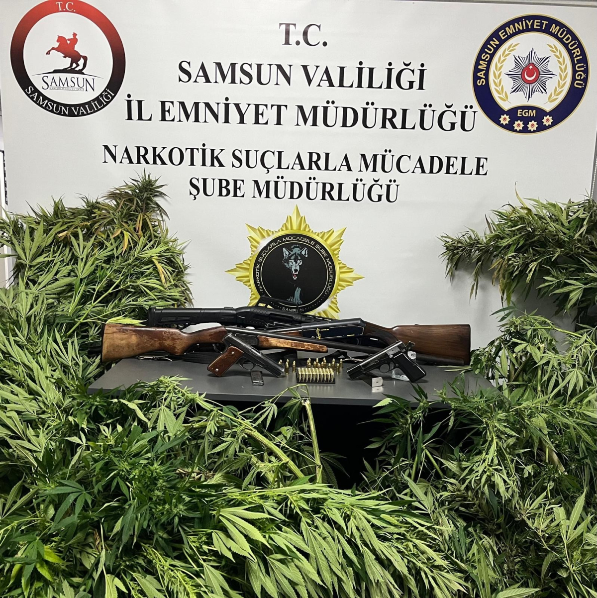 Samsun'da peş peşe uyuşturucu operasyonları: 1 kilo 225 gram metamfetamin ele geçirildi