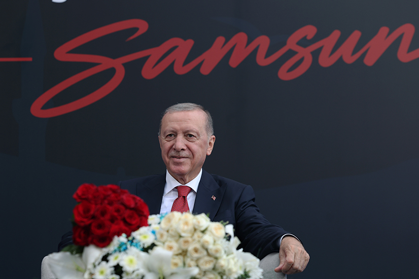 PETEK GENÇ CUMHURBAŞKANI ERDOĞAN’I AĞIRLADI