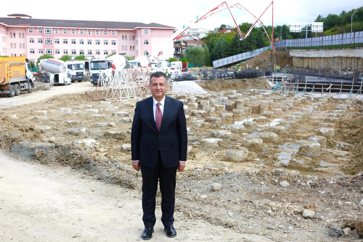 KENTSEL DÖNÜŞÜM 1. ETAPTA İLK KAZMA VURULDU
