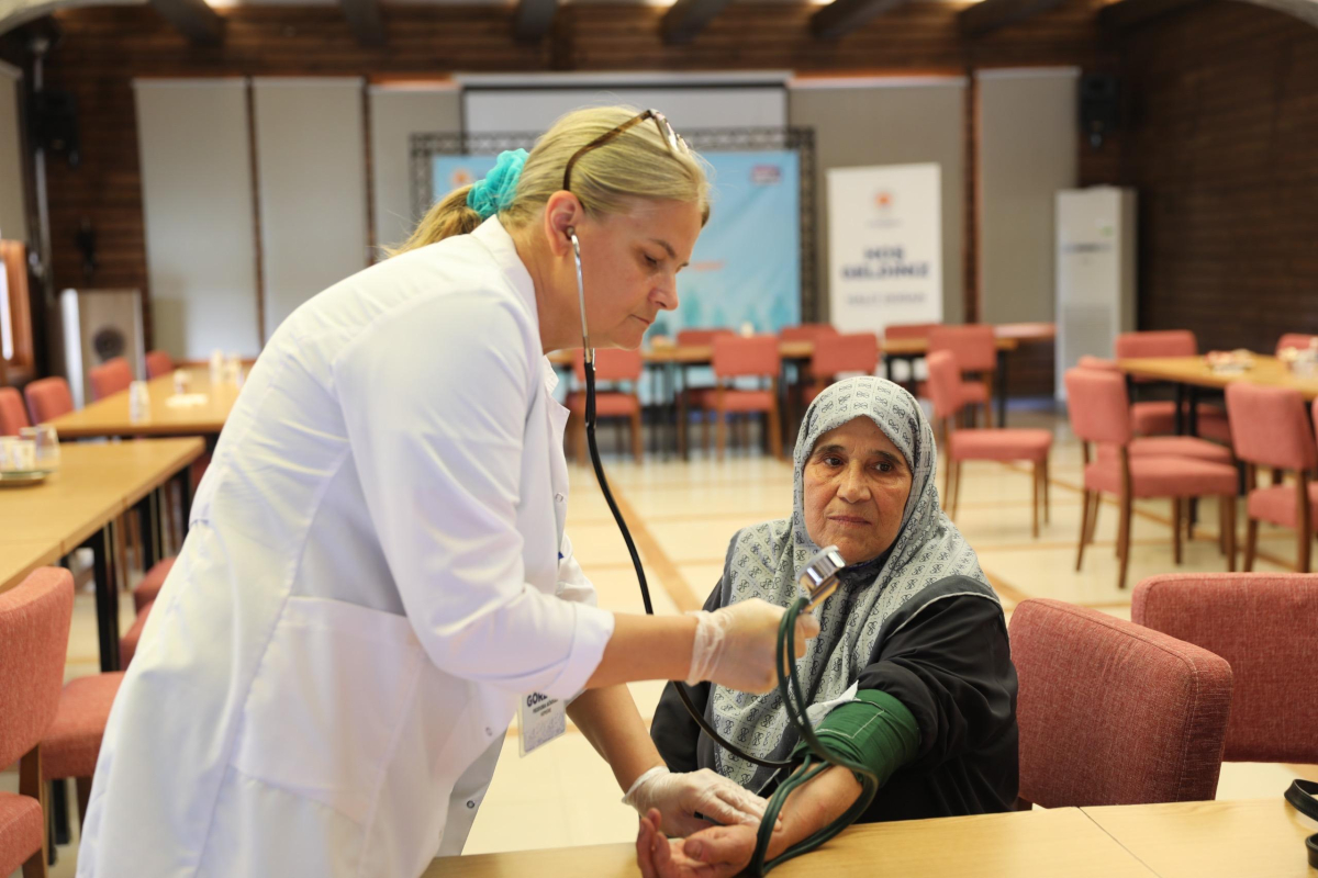 BÜYÜKŞEHİR’DEN YAŞAYAN ÇINARLARA KAMP PROGRAMI