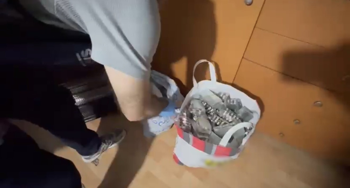 Samsun'da ikamette 13 bin 48 sentetik ecza hap ele geçirildi