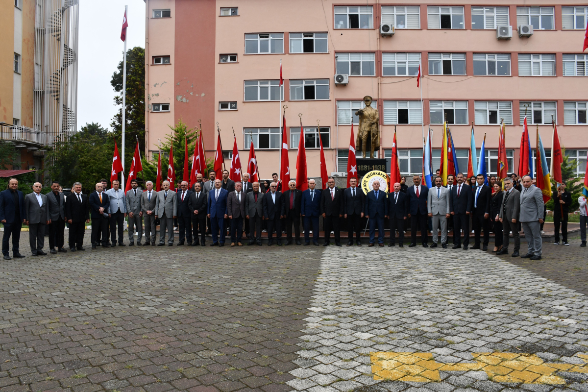 Vezirköprü’de İlköğretim Haftası kutlandı