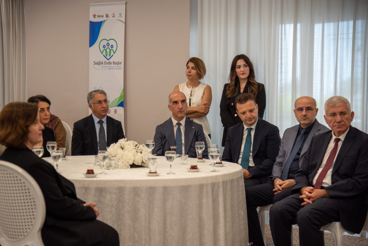 Özel çocukların ailelerine bilimsel destek: