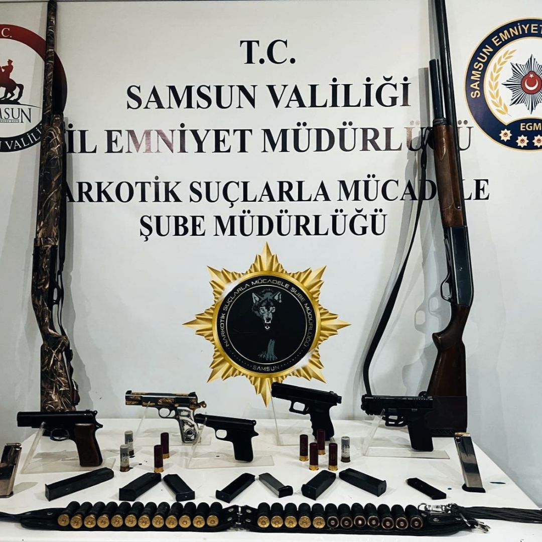Samsun'da 5 tabanca ele geçirildi: 2 gözaltı
