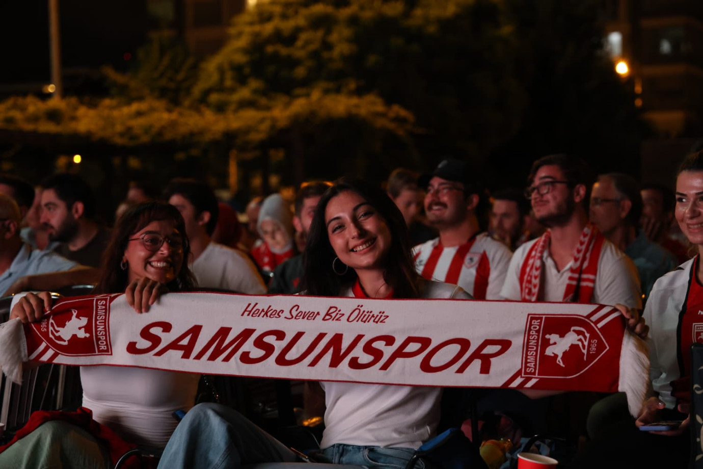 Atakum Belediyesi Samsunsporun Avrupa heyecanını dev ekrandan paylaştı