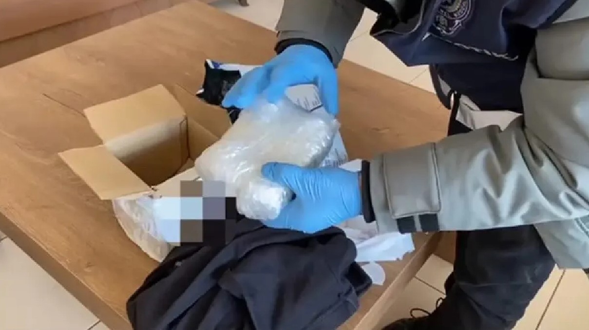  Samsun'da kargo paketinde ele geçirilen kokainle ilgili 3 kişiye 16'şar yıl hapis