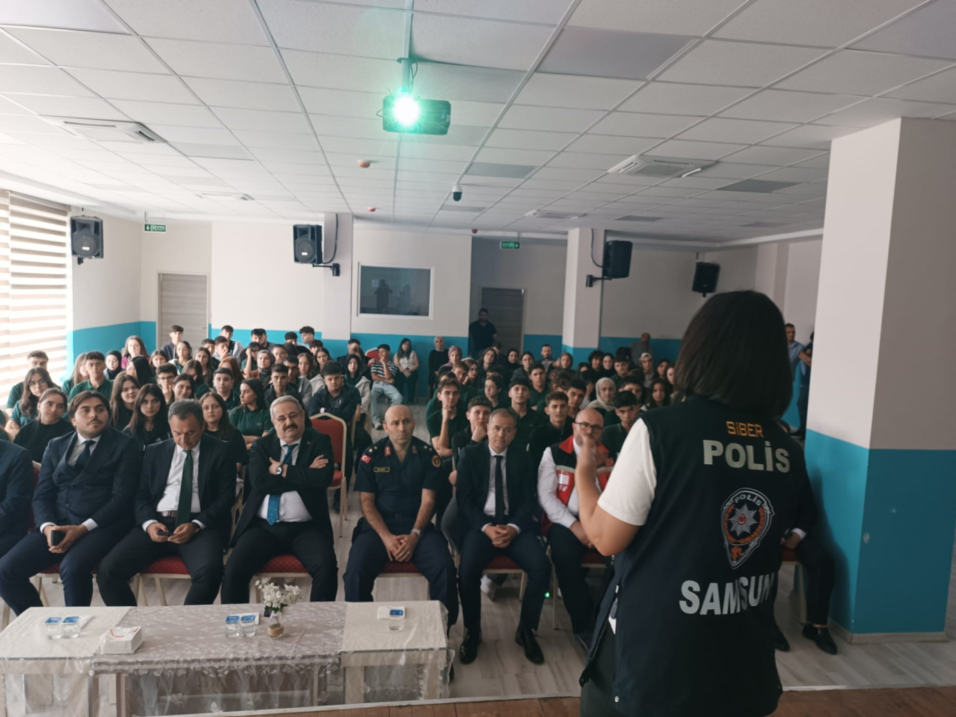 Çarşamba'da lise öğrencilerine bağımlılıkla mücadele semineri