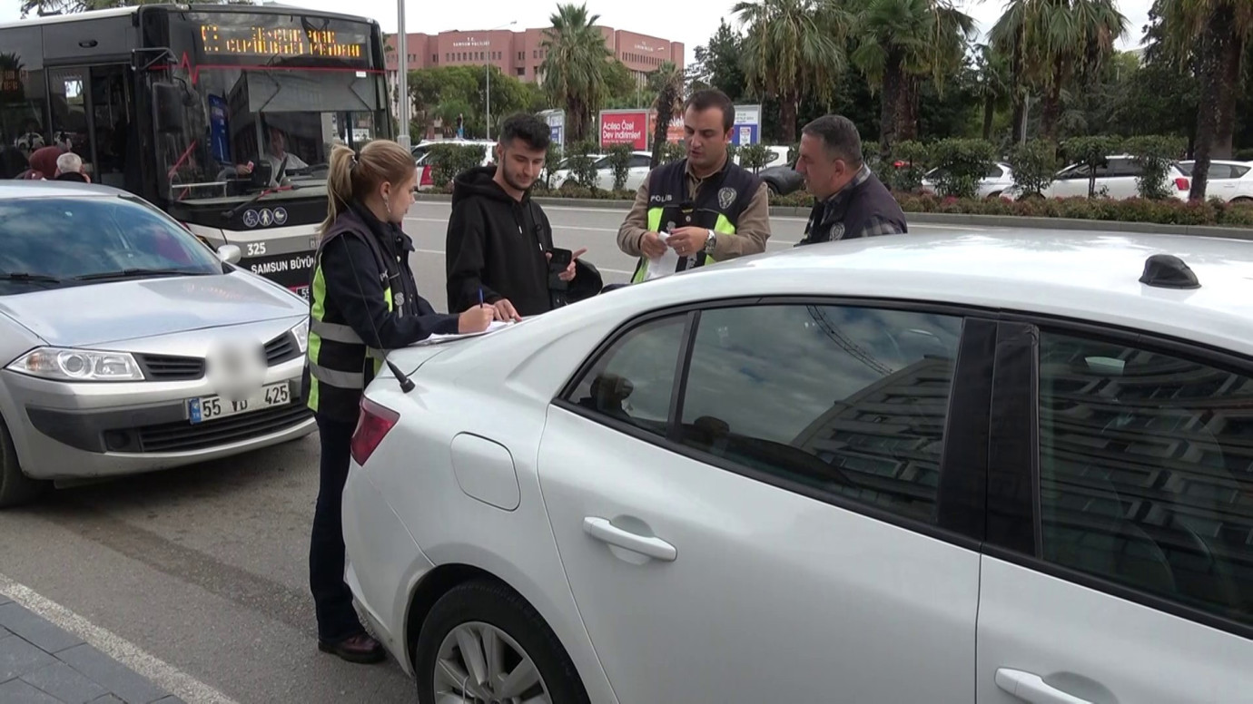 Samsun'da 'korsan taksi' operasyonu: 2 sürücüye toplam 92 bin TL ceza