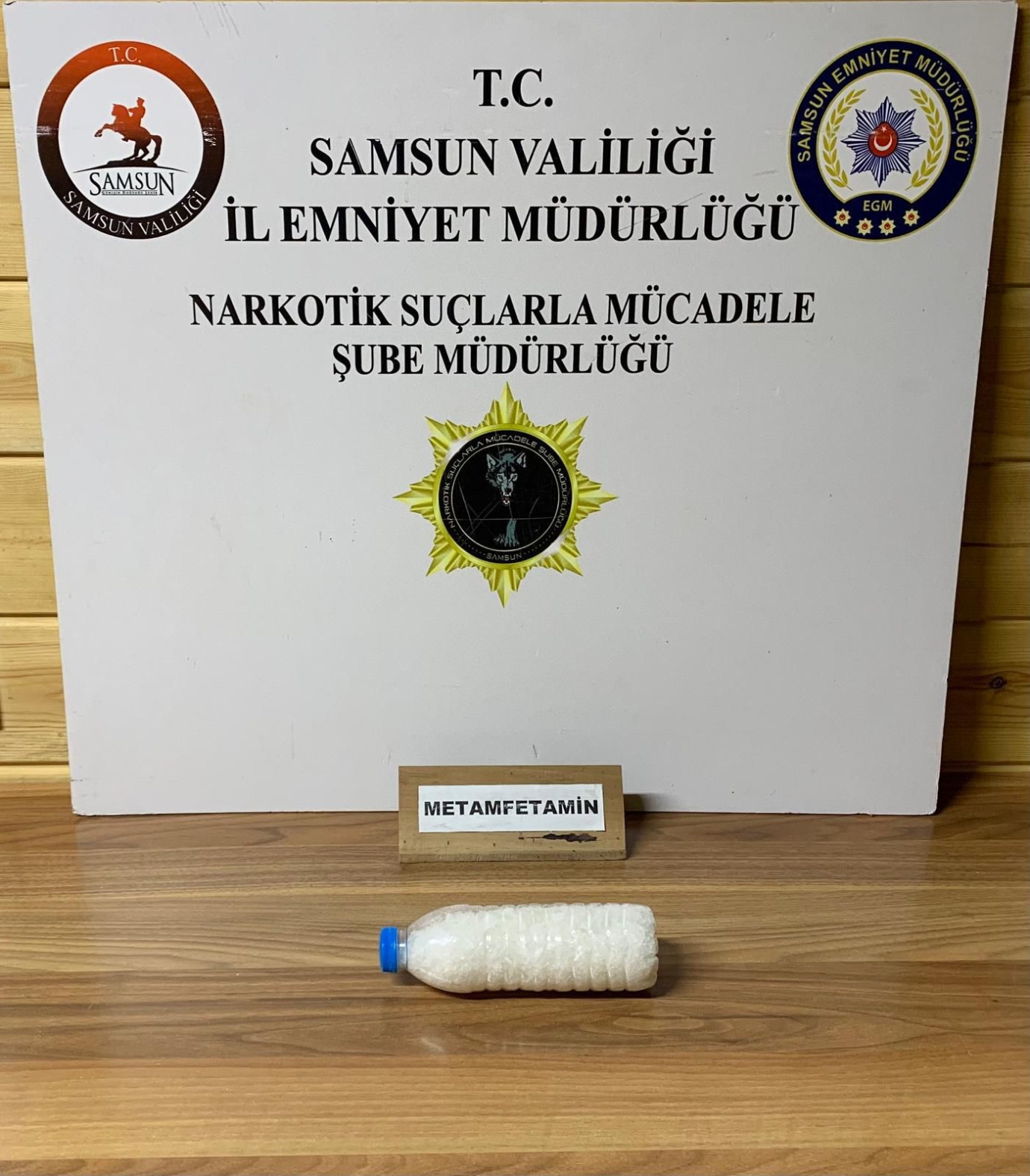  Samsun’da narkotik köpeği Çakır, yakıt deposuna gizlenen metamfetamini buldu