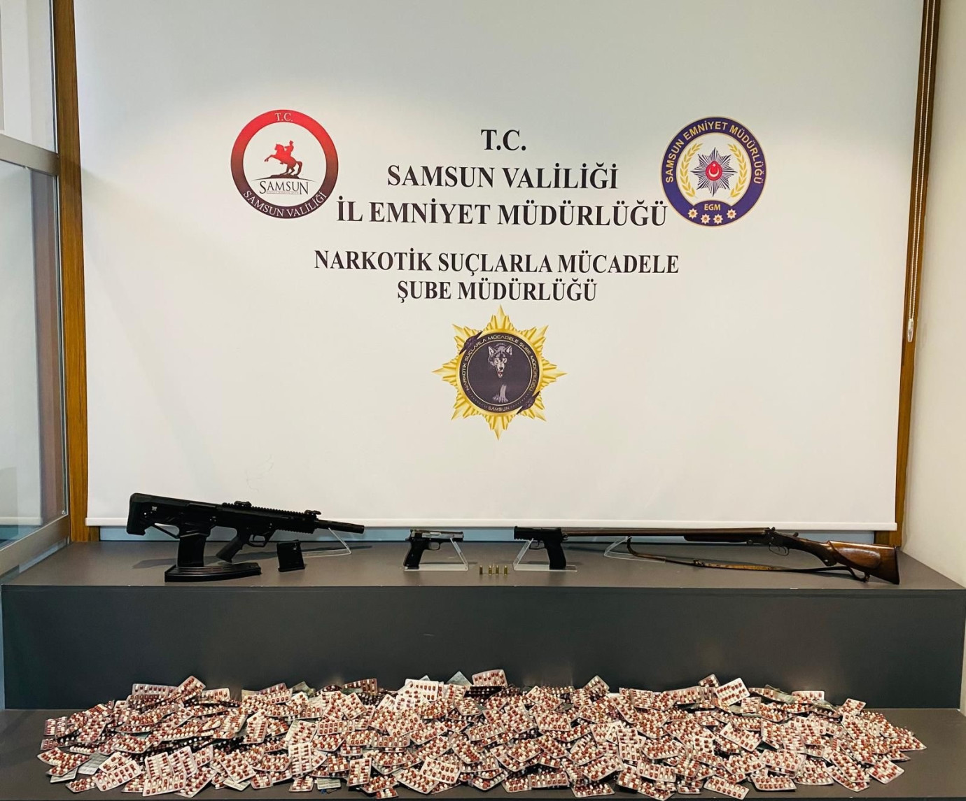 Samsun'da 10 bin sentetik ecza ele geçirildi: 4 gözaltı