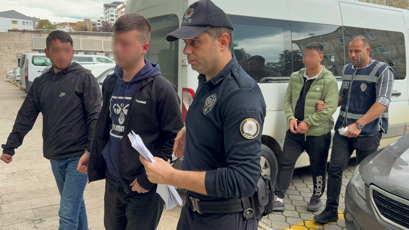 Samsun’da sopayla 2 kişiyi darbeden şüpheliler gözaltına alındı