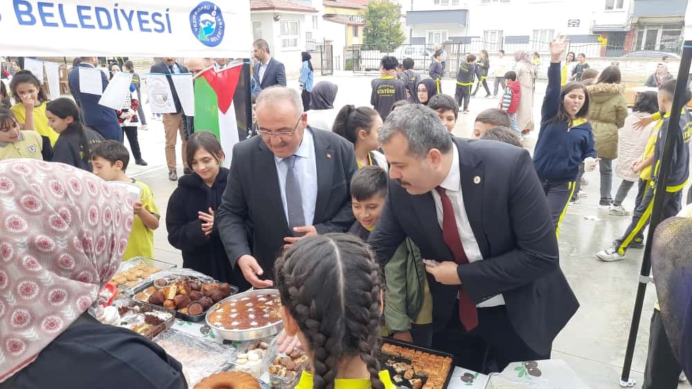 Öğrencilerden Filistin'e destek