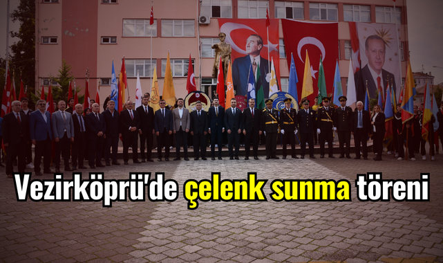 Vezirköprü'de çelenk sunma töreni
