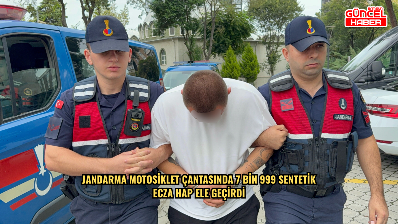 Jandarma motosiklet çantasında 7 bin 999 sentetik ecza hap ele geçirdi