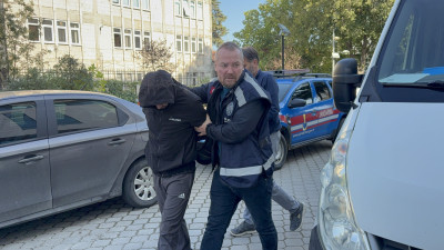  Evinde uyuşturucu ele geçirilen şahıs adliyeye sevk edildi
