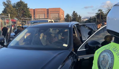 Samsun’da direksiyon başında fenalaşan sürücü hastaneye kaldırıldı