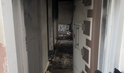  3 yaşındaki çocuğun yaktığı battaniye yangına yol açtı: 3 kişi dumandan etkilendi