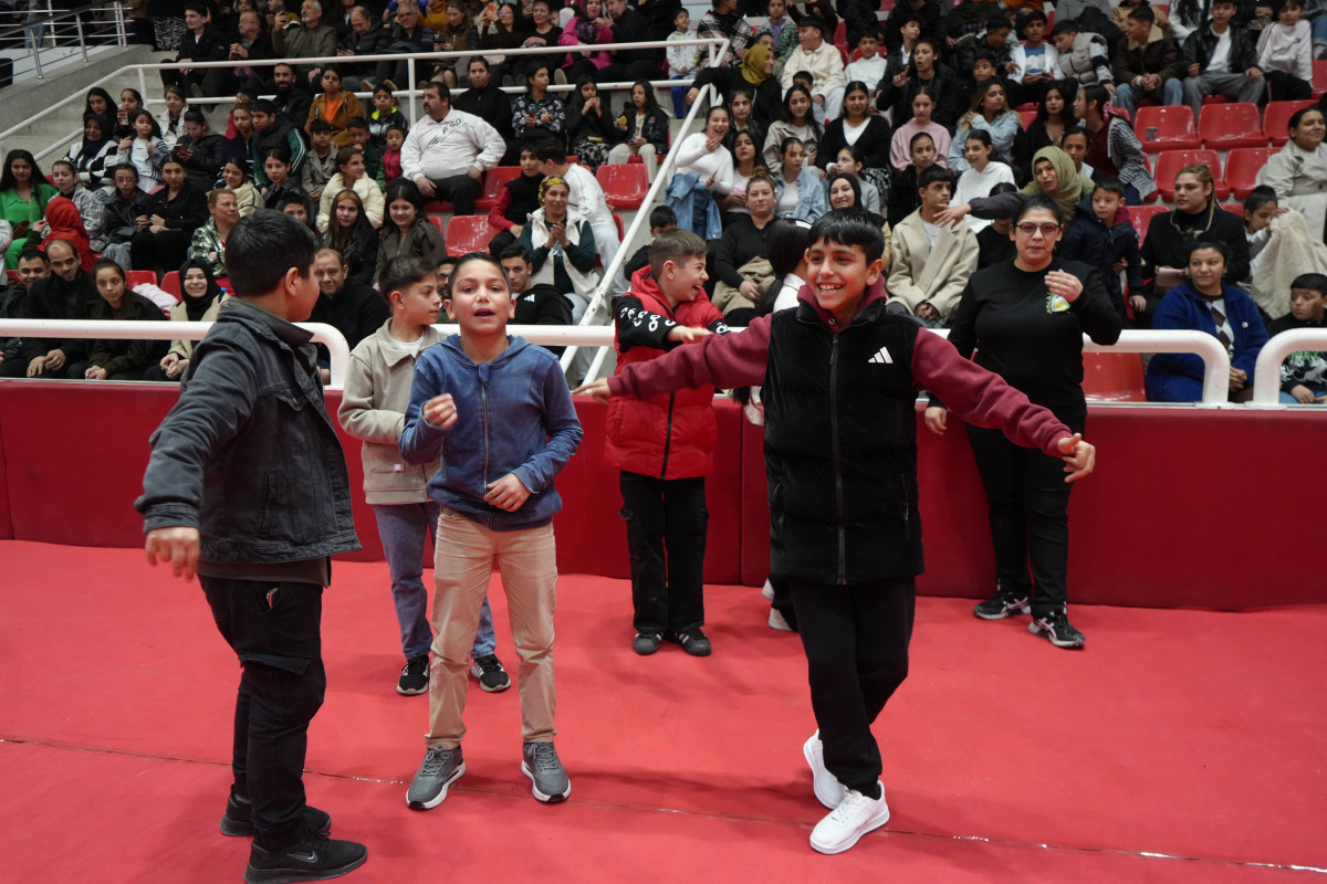 Samsun’da Romanlar Günü Coşkusu Dans ve Müzikle Zirveye Taştı