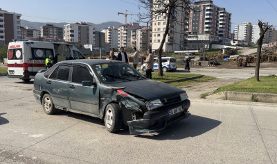 Samsun’da kavşakta çarpışma: 3 çocuk yaralandı