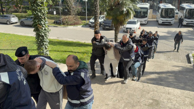 Samsun merkezli dev operasyon: 25 gözaltı, çok sayıda suç unsuru ele geçirildi