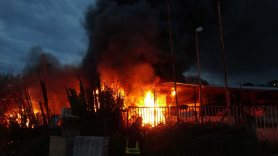 Samsun’da Muz Deposunda Yangın: Ekipler Seferber Oldu