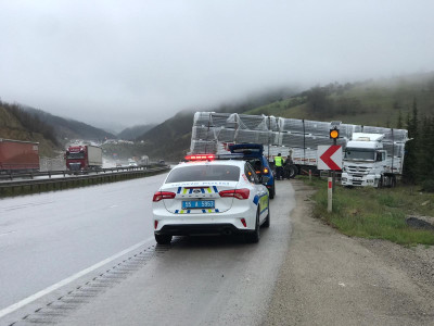 Samsun’da Yağış Kazaya Neden Oldu: Tır Yoldan Çıktı