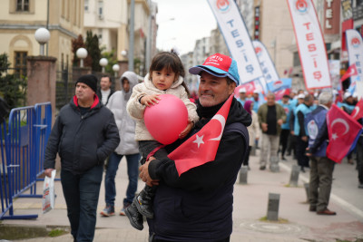Samsun’da 1 Mayıs yağmur altında kutlandı