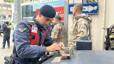 Sel Bölgesinde Jandarmadan Duyarlılık: Çamurda Bulunan Para Teslim Edildi