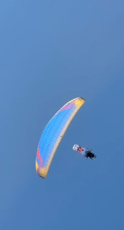 Kazada hayatını kaybeden paraşüt pilotu Bayram Kurt gökyüzünde anıldı